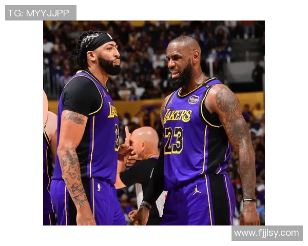 湖人赛后采访爆金句引全场爆笑队员幽默互动成焦点 湖人赛后采访爆金句引全场爆笑队员幽默互动成焦点