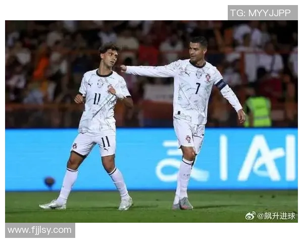 超级对决引爆全球 C罗与成看点之最激情碰撞尽显巅峰对决魅力 超级对决引爆全球 C罗与成看点之最激情碰撞尽显巅峰对决魅力