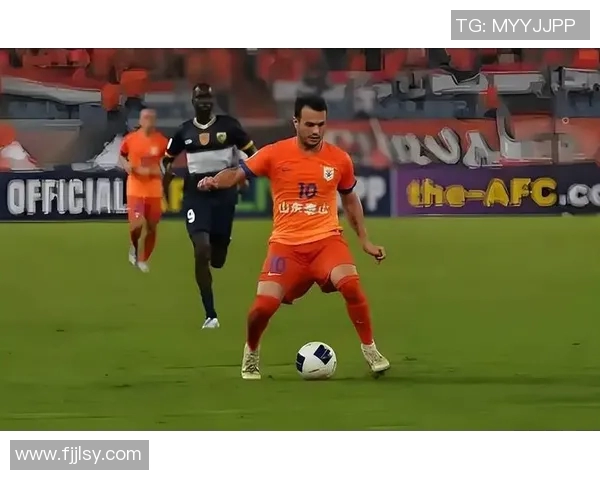 中国足球转会市场爆发惊人纪录 新球员转会费创历史新高引发热议 中国足球转会市场爆发惊人纪录 新球员转会费创历史新高引发热议